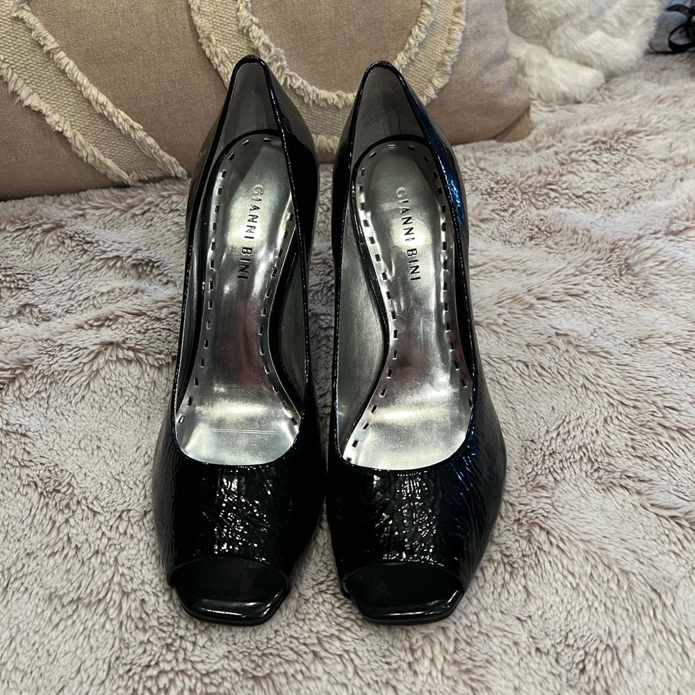 Gianni Bini Women’s Black heels, Size 8 - Picture 2 of 8